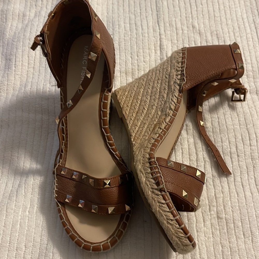 Marc Fisher Kegan Espadrille brown wedge studded sandals size 10